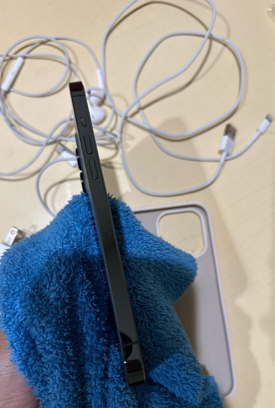 Apple iPhone 12 Pro Max 256 GB in Pacific Blue 6U78