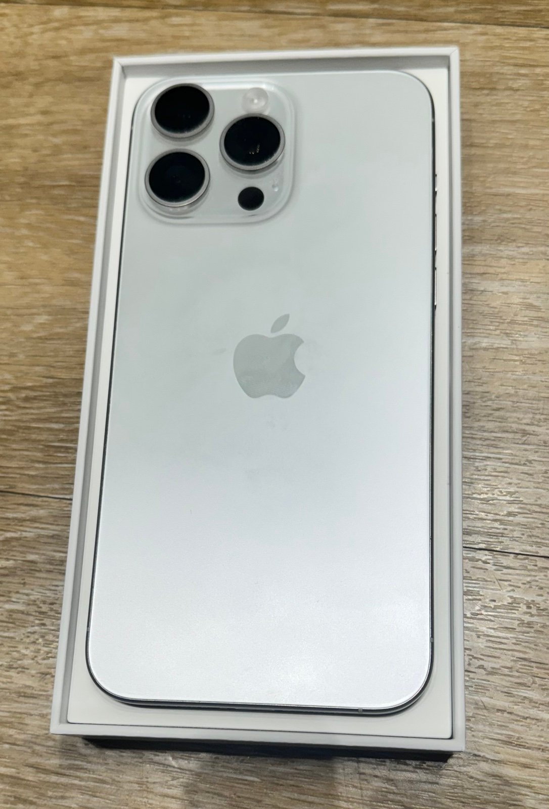 iPhone 15  Pro Max 256gb unlocked 8T62