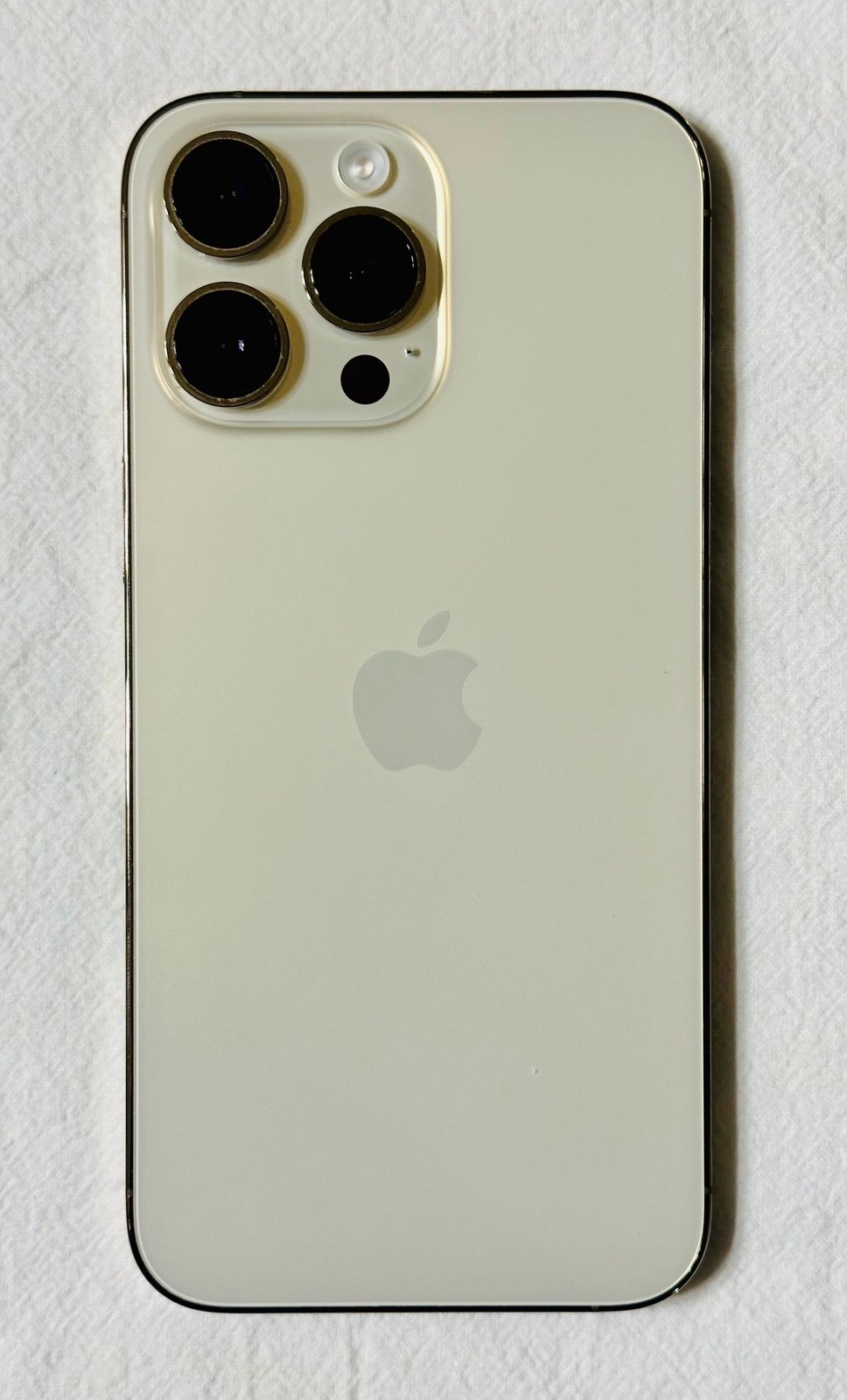 Apple iPhone 14 Pro Max 128GB in Gold (Unlocked) + Accessories 6Q39