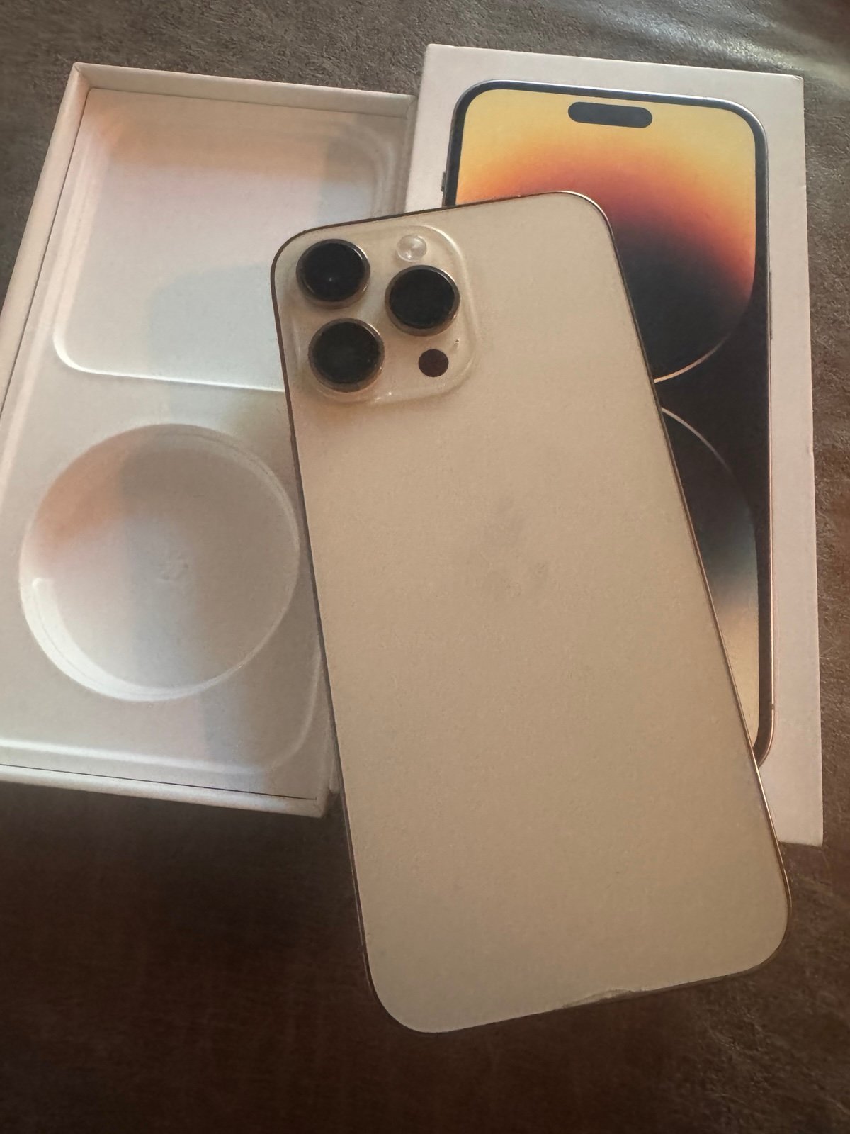 Apple iPhone 14 Pro Max 256 GB in Gold  Unlocked 5L29