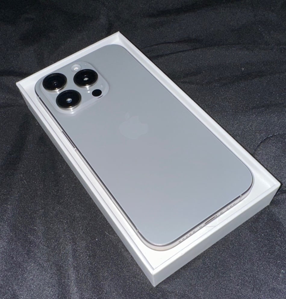 iPhone 15 Pro Natural Titanium 128GB - OPEN BOX - UNLOCKED 7W18