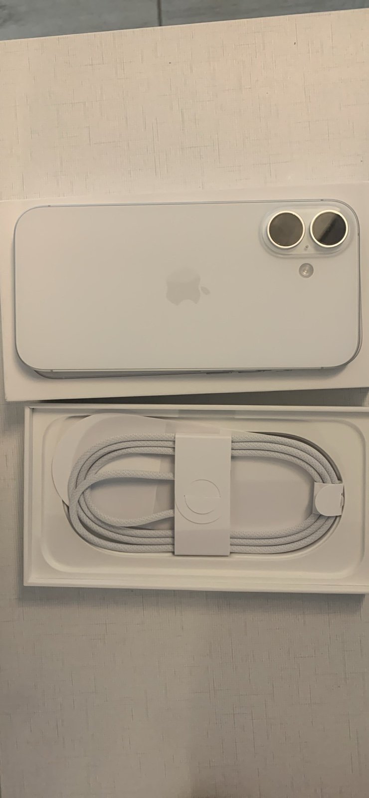 iPhone 16 Verizon Carrier 3E56