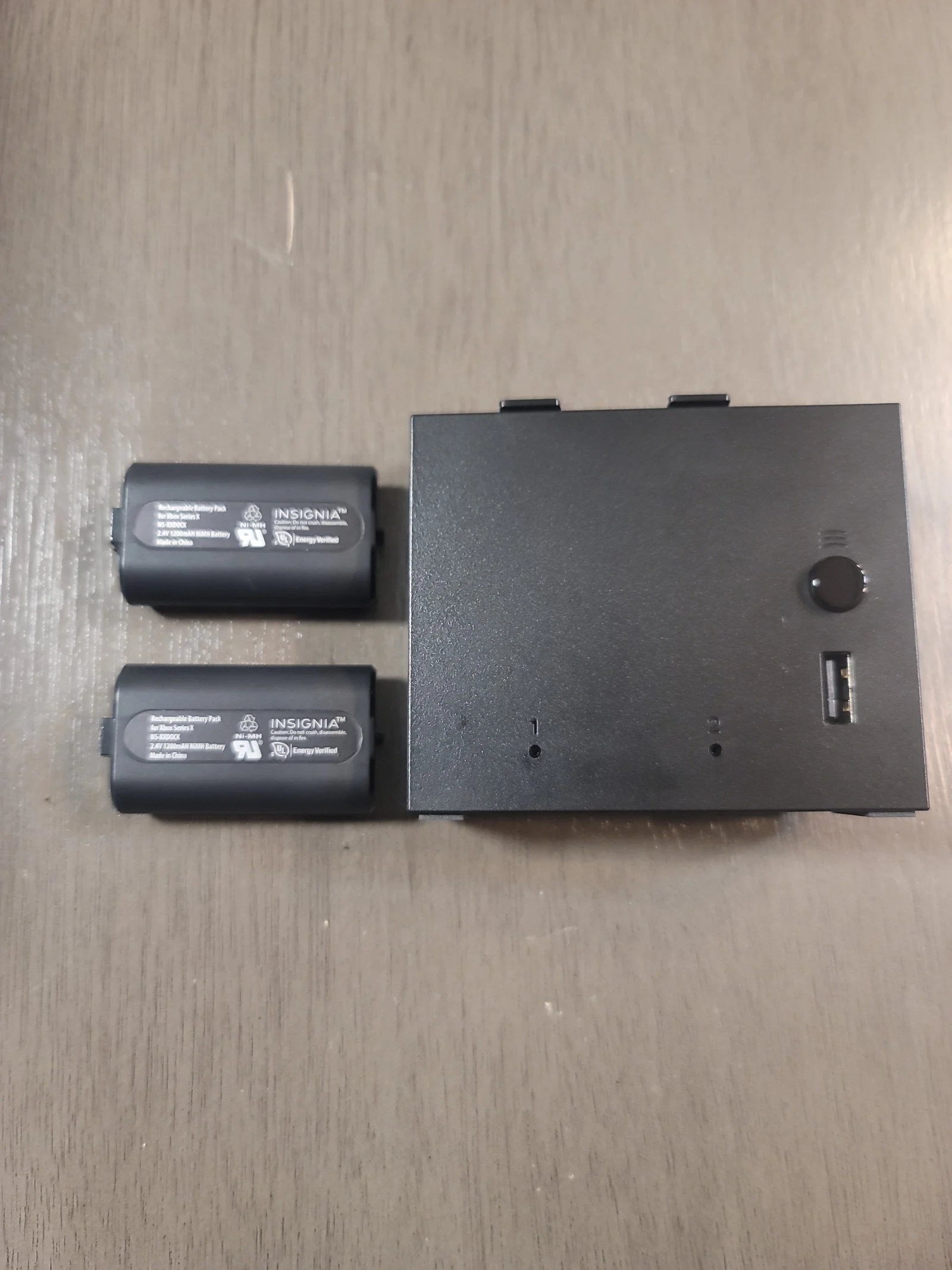 Xbox Series X 1 TB SSD with Controller Battery Charger 3K29