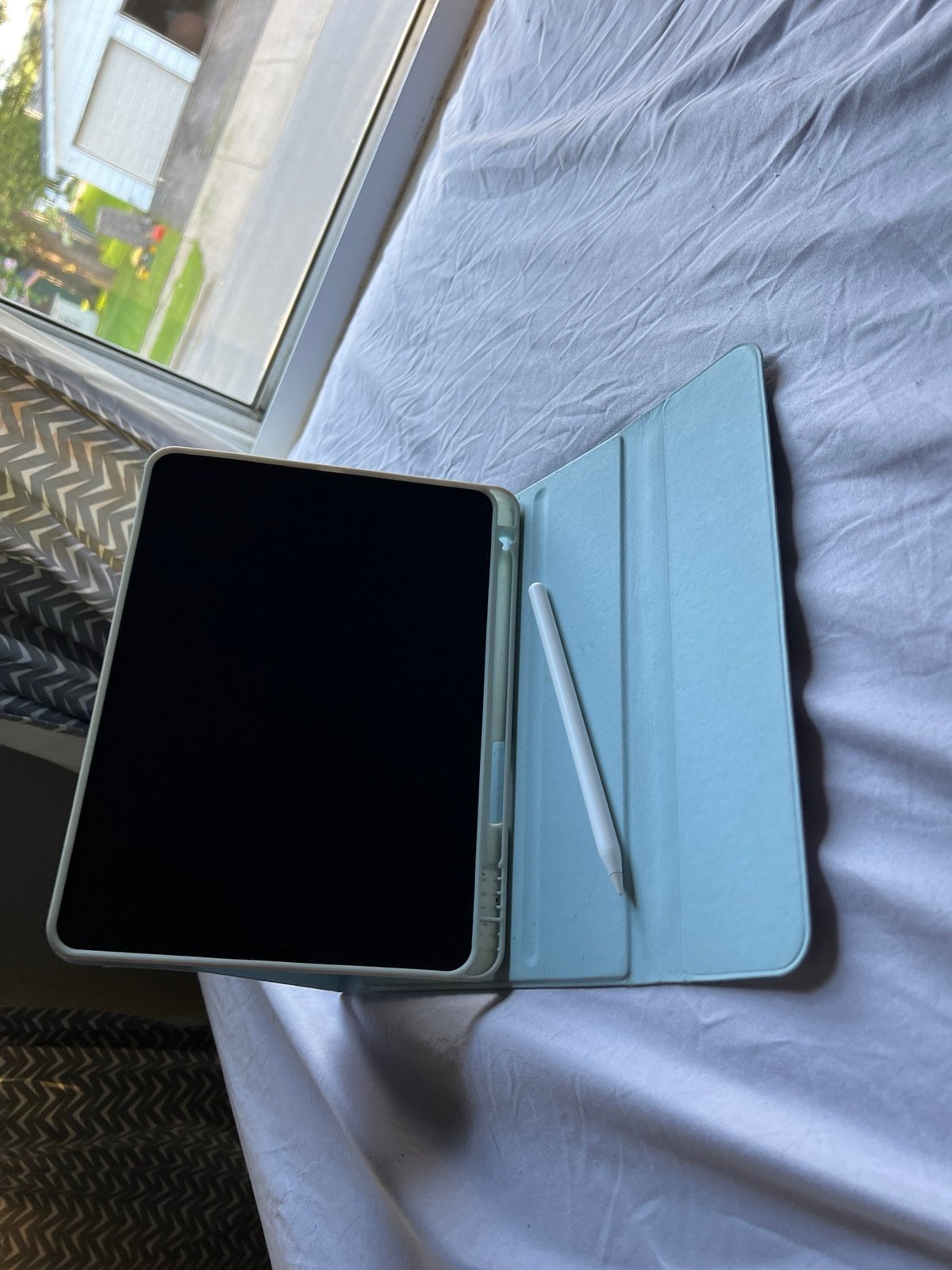 Apple iPad Pro 3rd Generation 2L22
