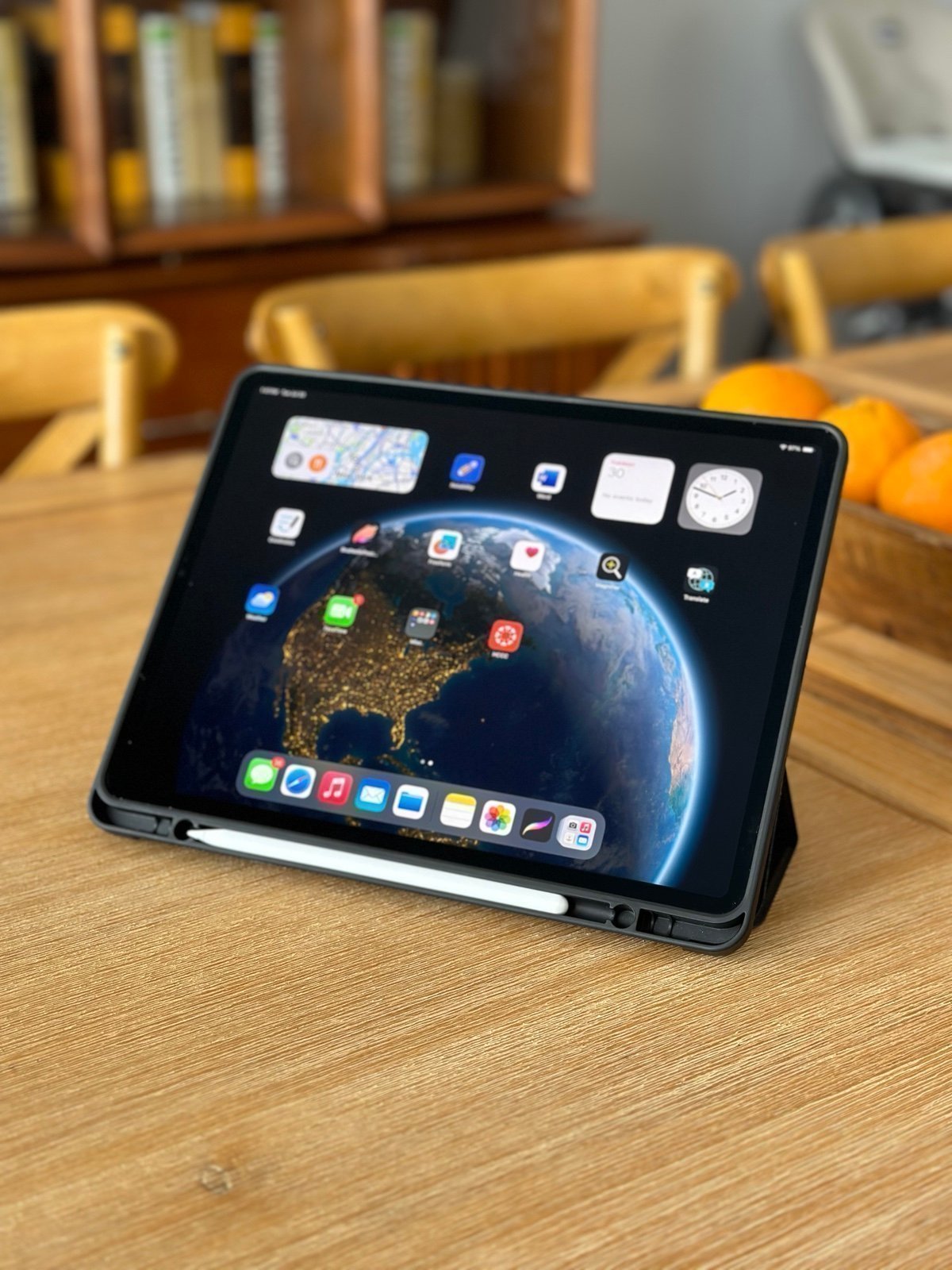 iPad Pro 5th Gen Bundle - 256GB - Space Gray 5Q75