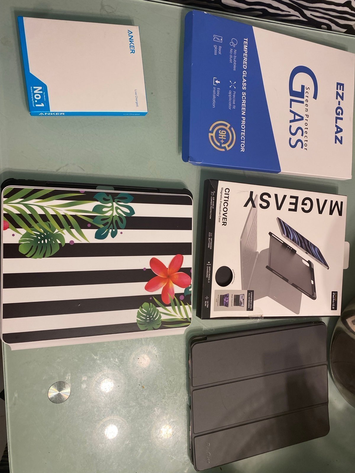 Apple iPad Pro 5th Generation 128 GB 12.9” 5G & bundled with extras 7Q21