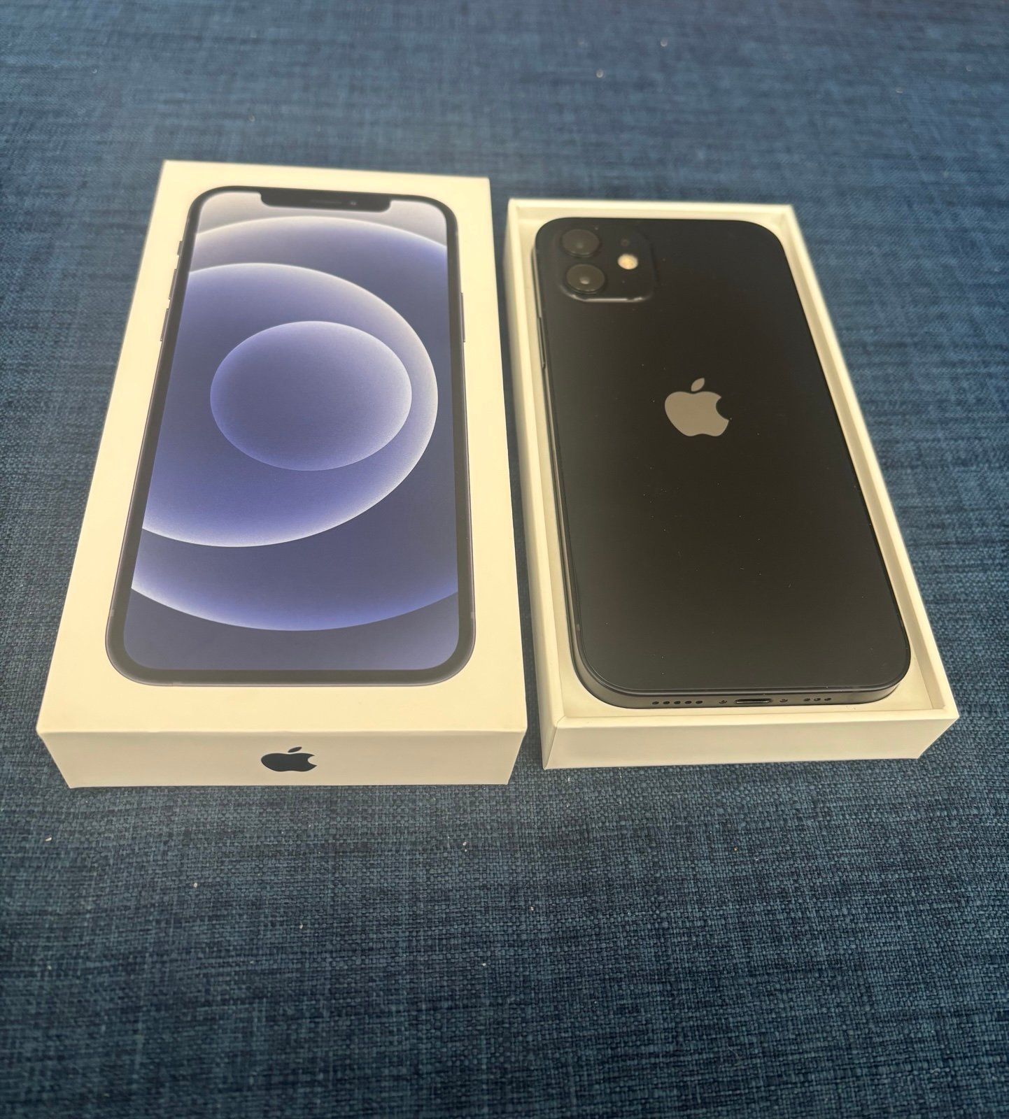 Apple iPhone 12-128GB in Black Unlocked 7D73