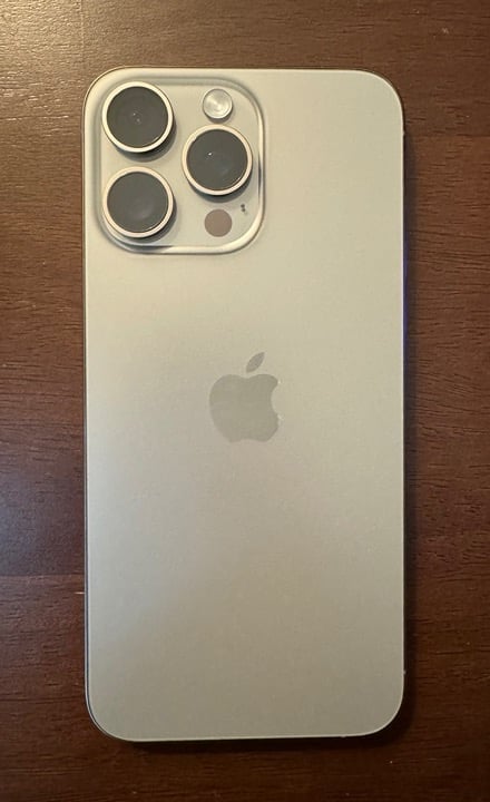 iPhone 15 Pro Max Unlocked - 1TB Natural Titanium 5W31