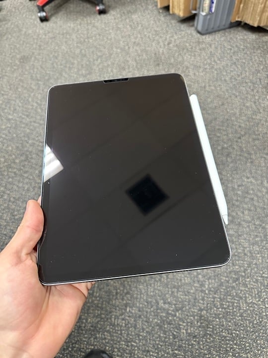 iPad Pro 11inch 3rd gen 128gb 1Y77