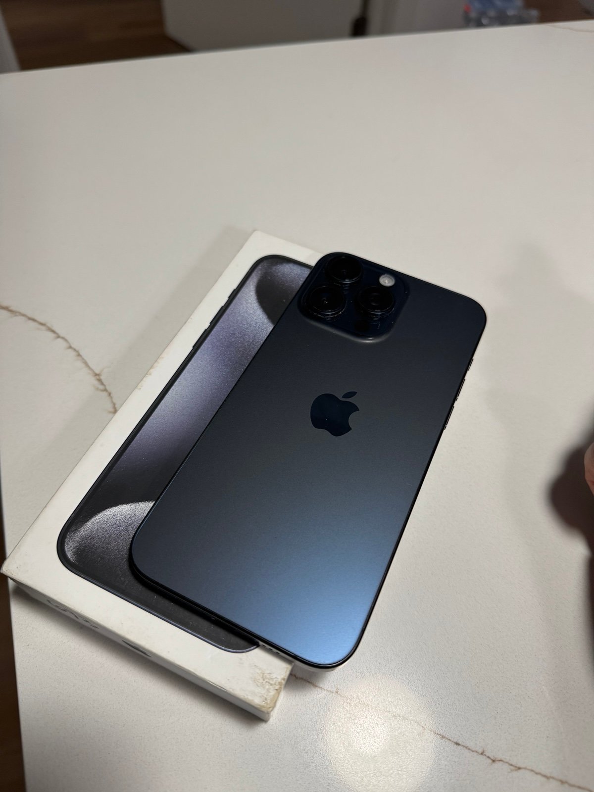 iPhone 15 PRO MAX 256G UNLOCKED 3E93