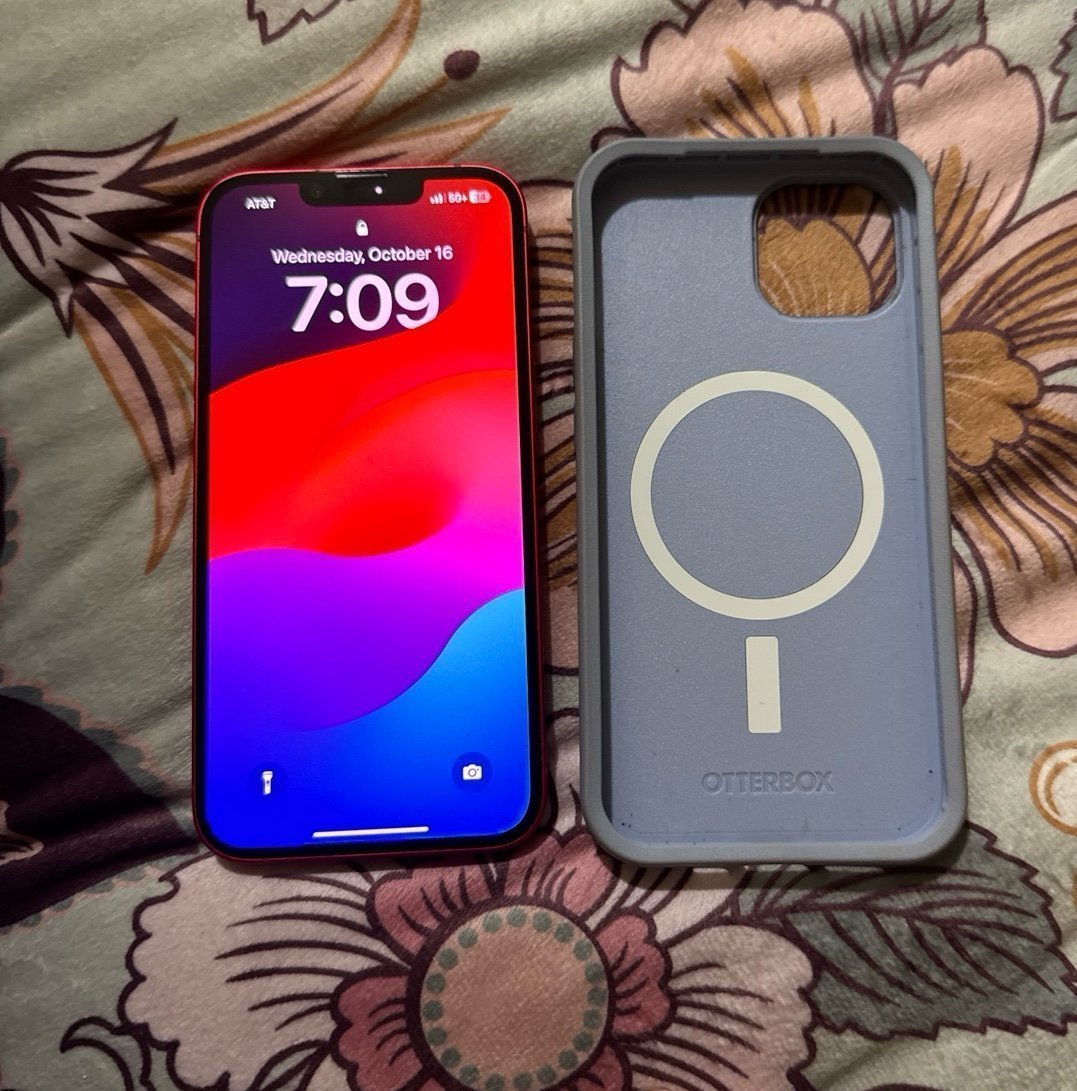 iphone 14 unlocked and otterbox case 6Q51