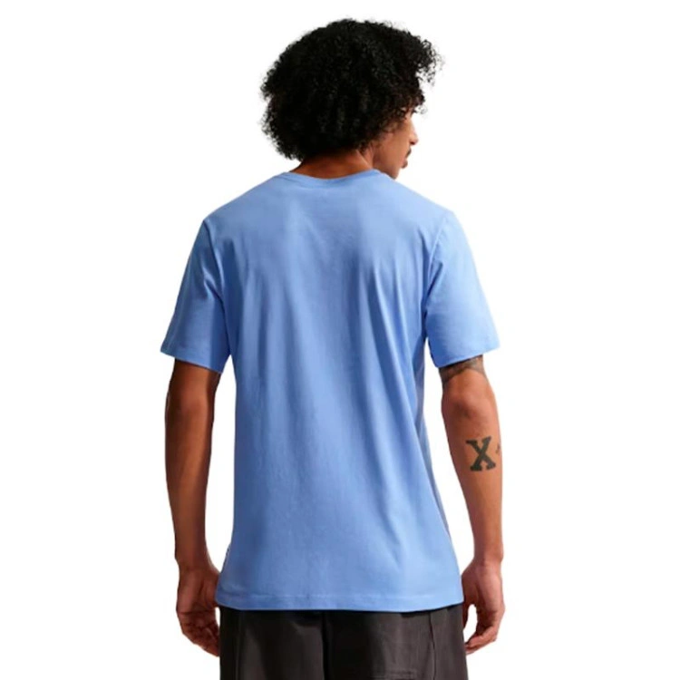Camiseta Nike Sportswear Club Tee