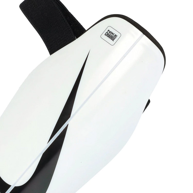 Espinillera Nike Charge Guard