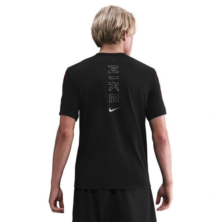 Camiseta Nike Sportswear Dri-FIT