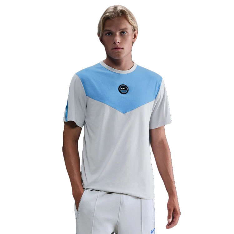 Camiseta Nike Sportswear Dri-FIT