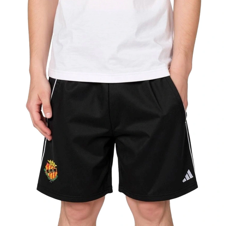Pantalón corto adidas Gimnàstic de Tarragona Training/Paseo Técnicos y Paseo Jugadores y Porteros 2025-2026 Niño