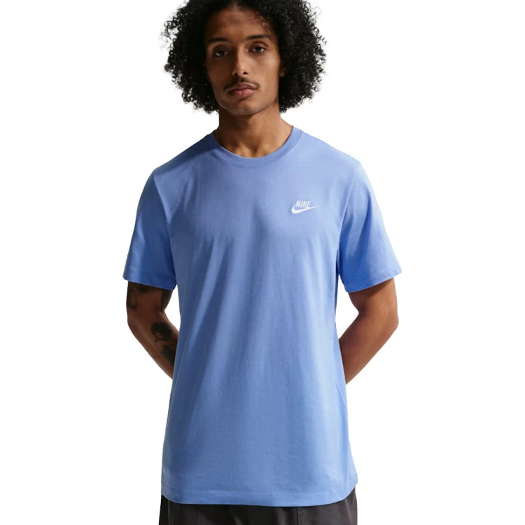 Camiseta Nike Sportswear Club Tee