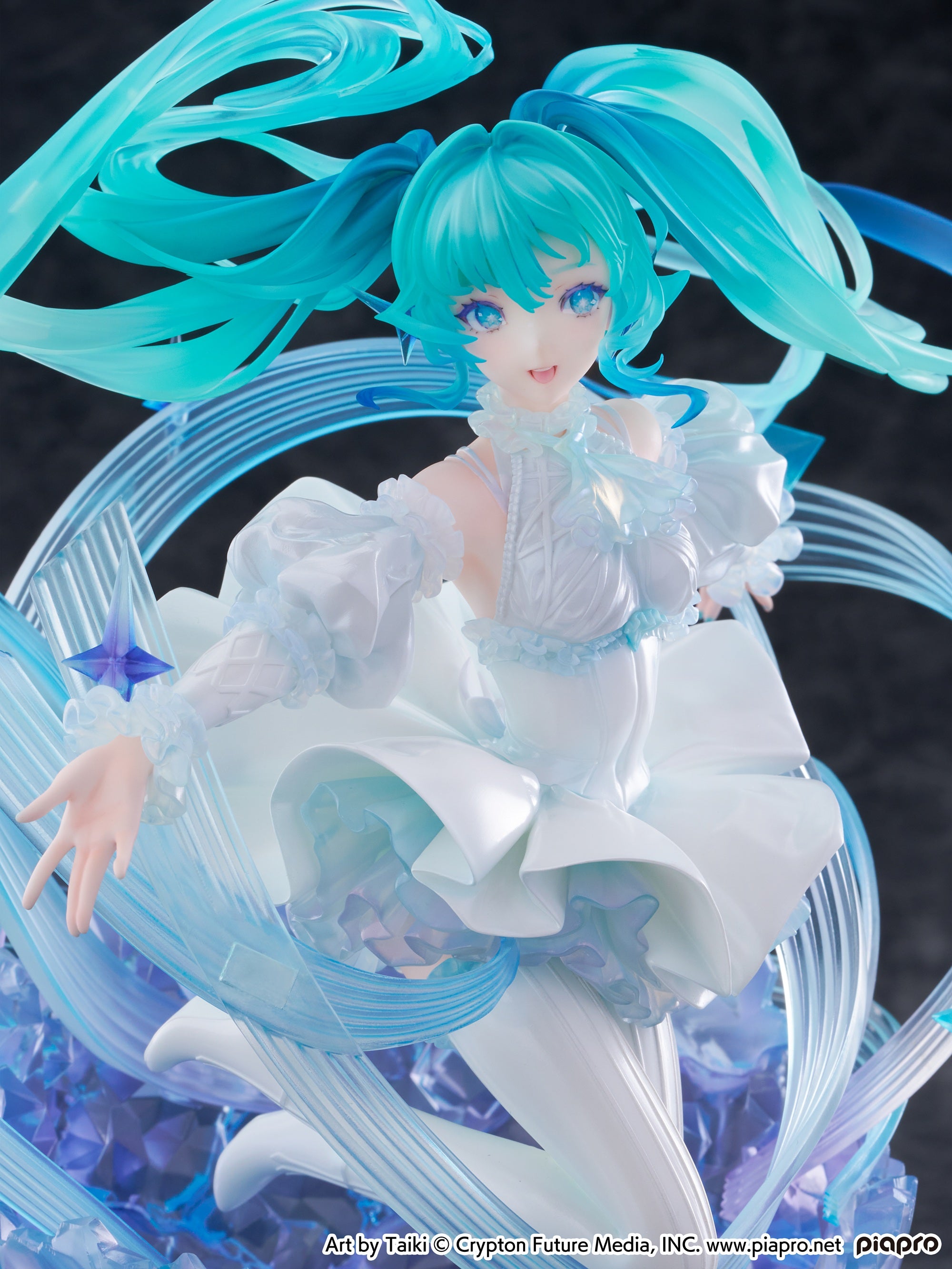 Hatsune Miku -Crystal Dress Ver. - 1/7 Scale Figure