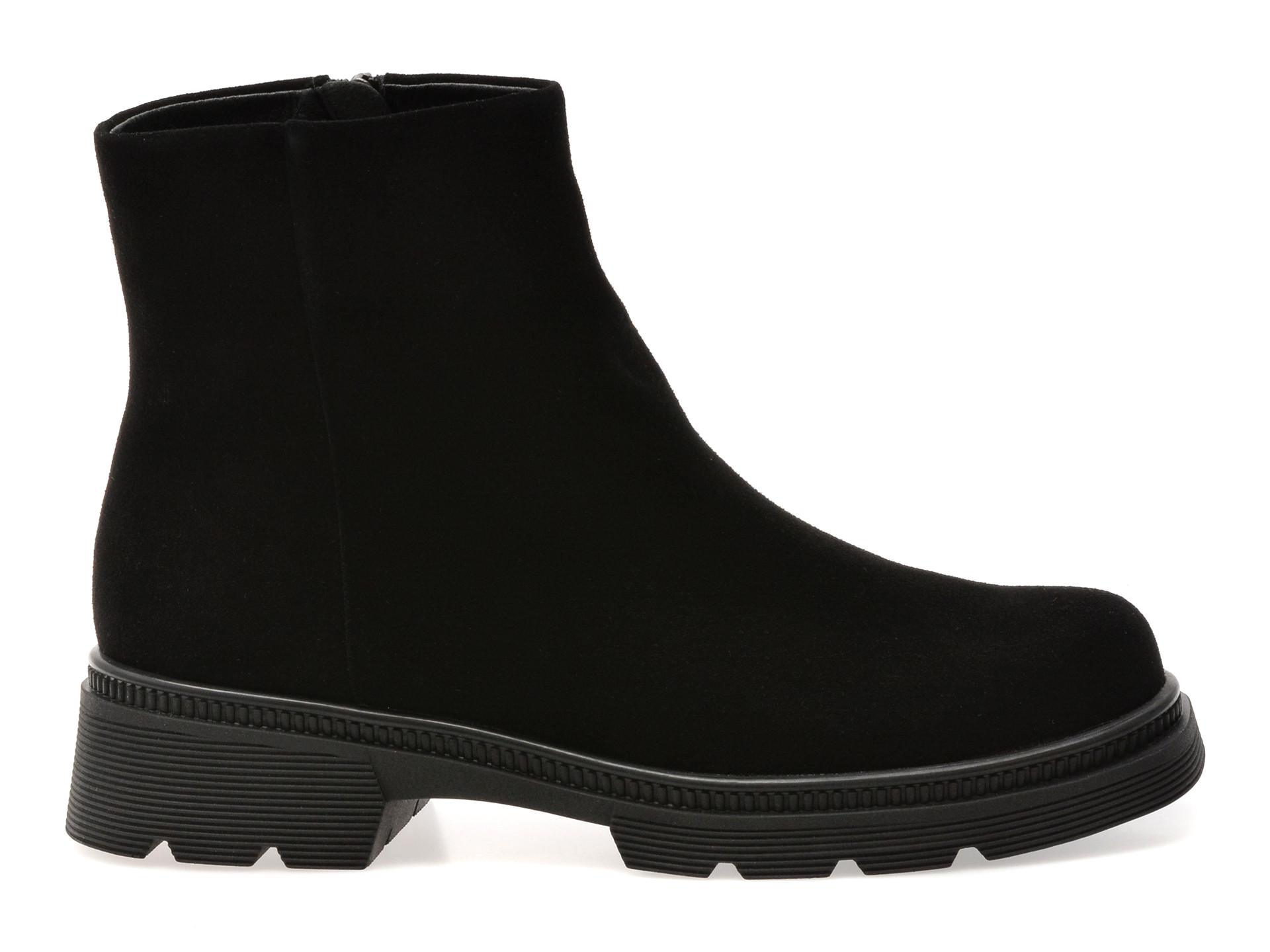 Ghete GRYXX negre, W687, din piele intoarsa