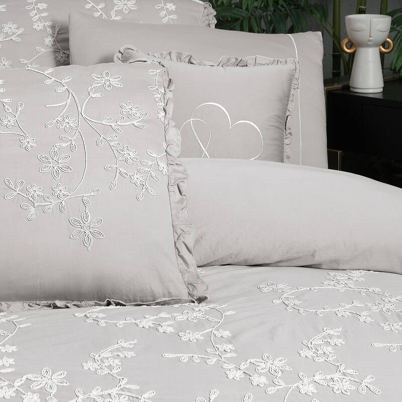 BUDA SATEN ÇİFT KİŞİLİK EKRU NEVRESİM TAKIMI