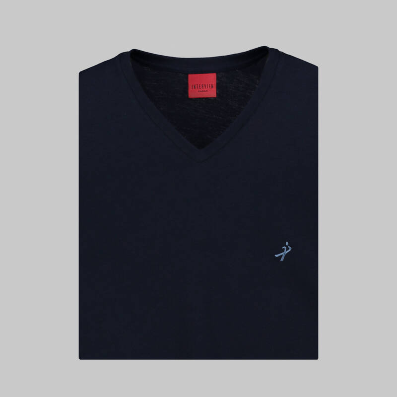 V YAKA SİYAH BASİC TİŞÖRT