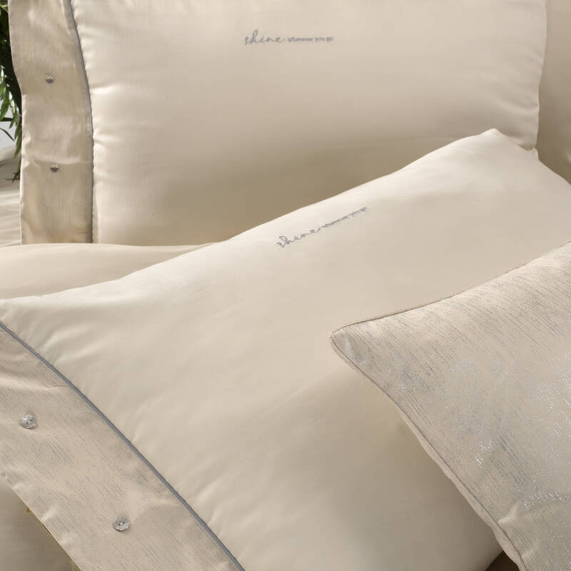 VORONEJ SATEN ÇİFT KİŞİLİK NEVRESİM TAKIMI KREM