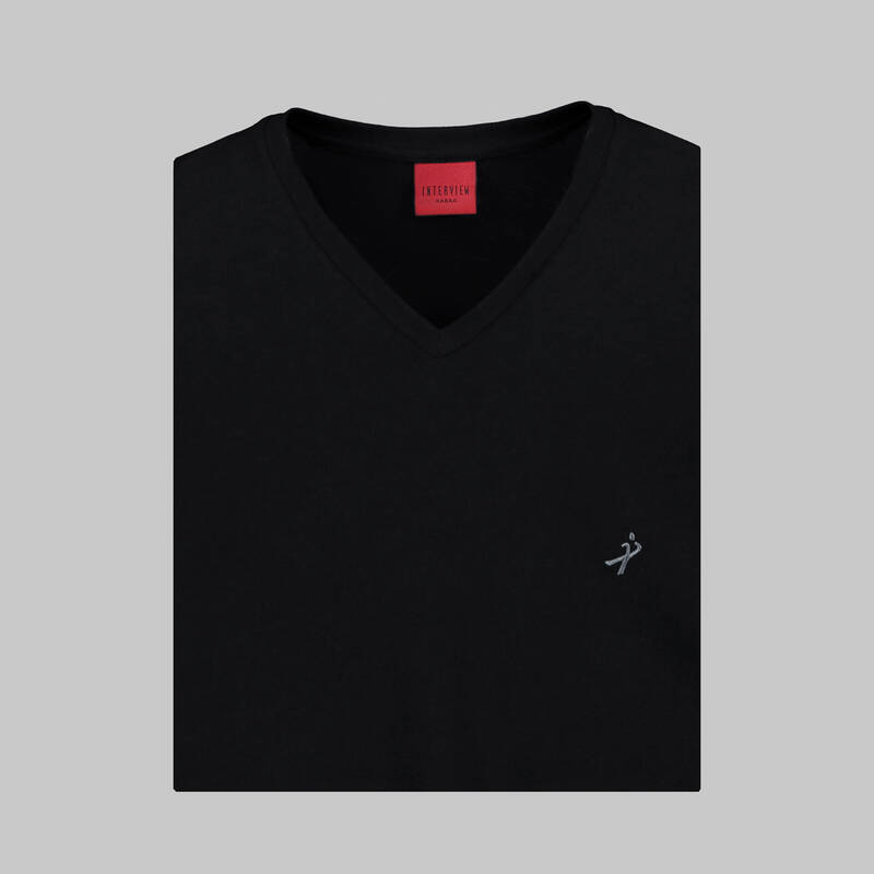 V YAKA SİYAH BASİC TİŞÖRT