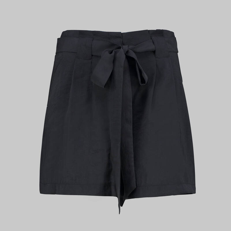 MELENIA SİYAH ŞORT