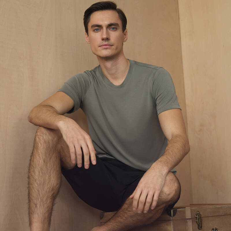 BİSİKLET YAKA SİYAH BASİC TİŞÖRT