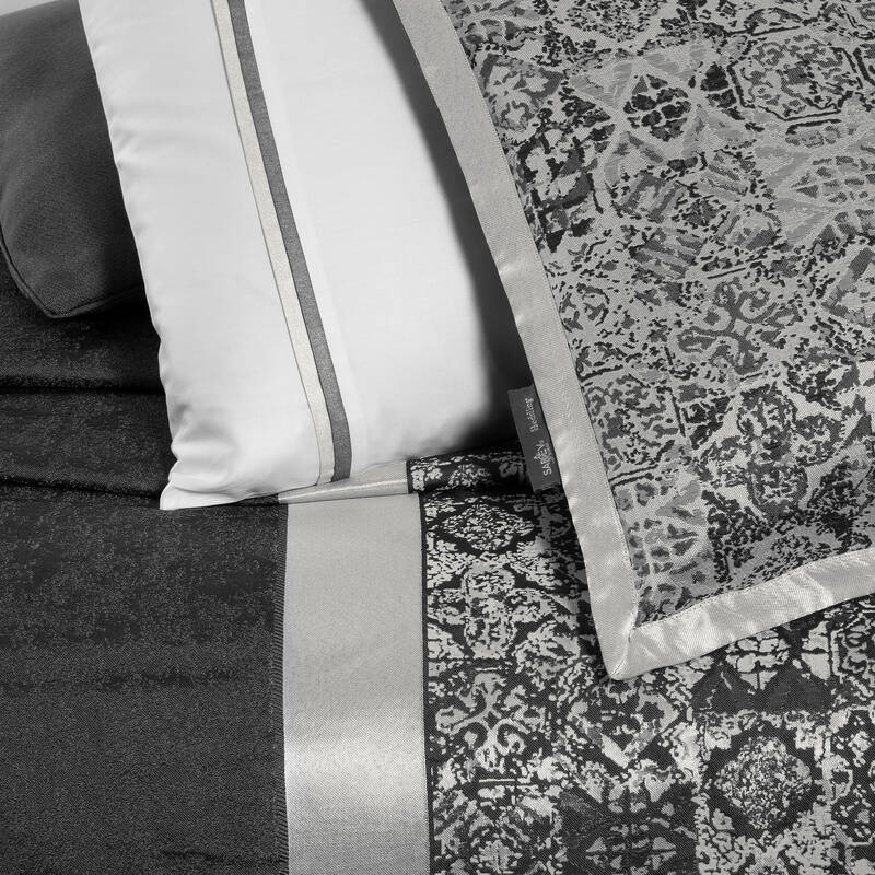 BOLENO GRİ YATAK ÖRTÜSÜ VE NEVRESİM TAKIMI