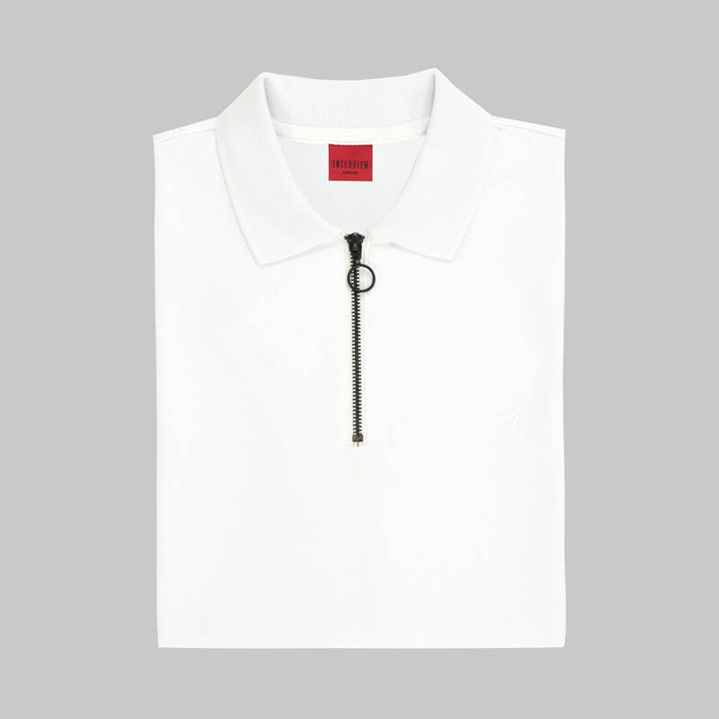 POLO YAKA BASKILI BEYAZ T-SHIRT